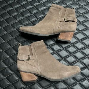 Blondo Leather Suede Waterproof Buckle Booties Size 8.5